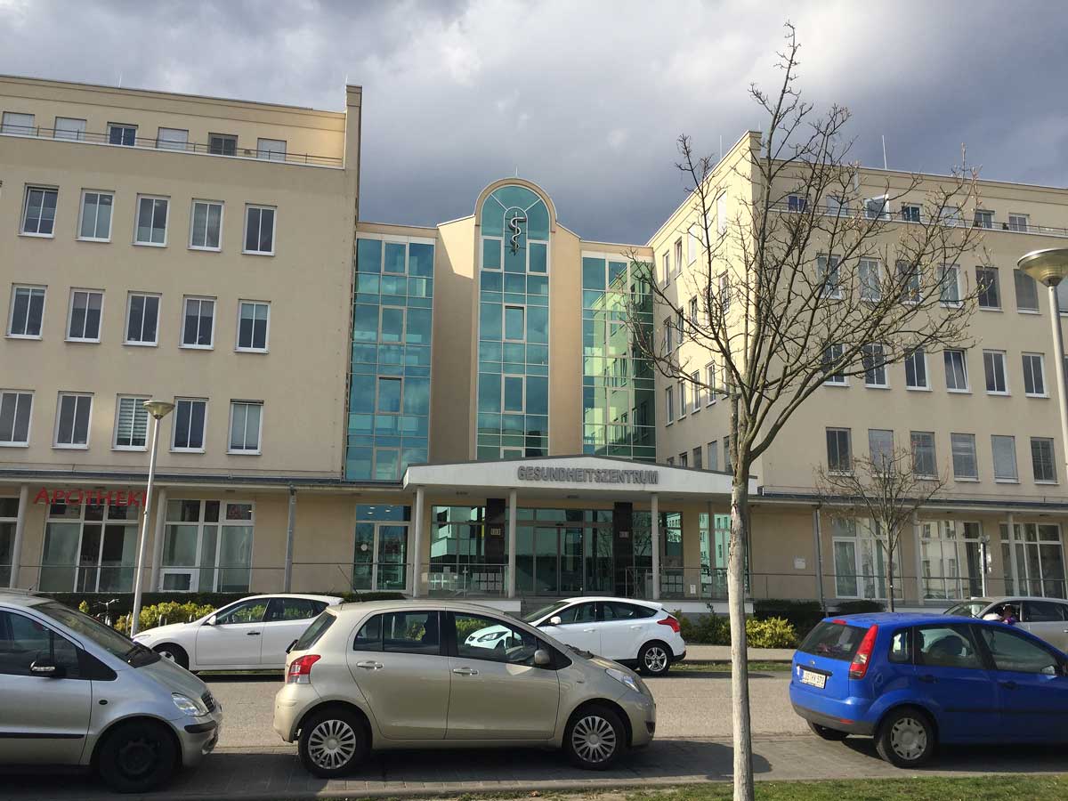Einrichtungen - Apotheke Ärztehaus Adlershof